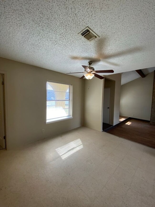 Photo - SPACIOUS & CUTE 2 bedroom 2 bath townhouse off Sunset Dr COMING SOON!