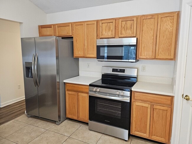 Photo - $1550 - 3/2/1 - Great Location Duplex B Section