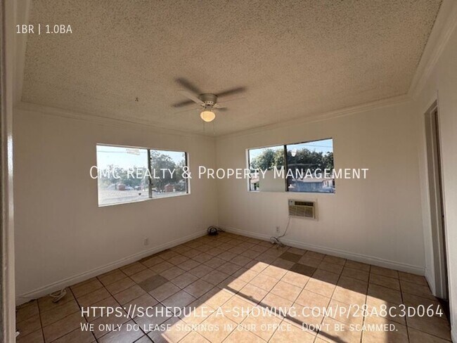 Photo - 3111 E Sawyer St