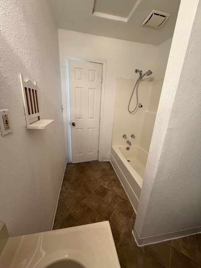 420 Cherry St Unit B