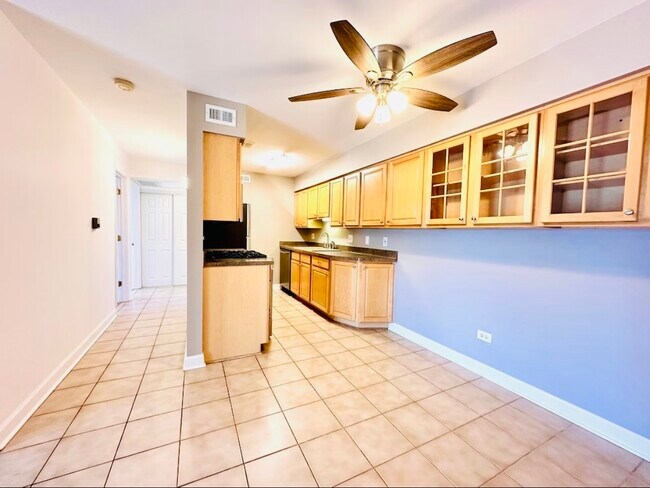 Photo - 1609 N Windsor Dr Unit 203
