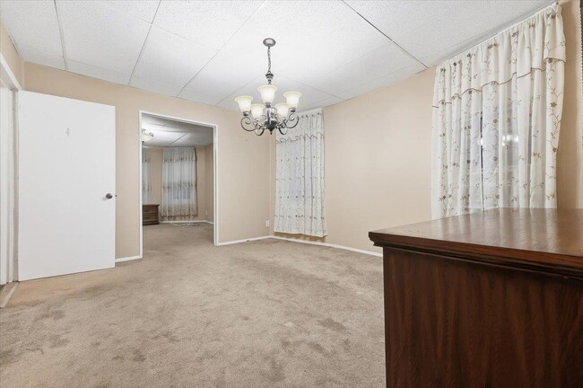 Photo - 98 W 47th St