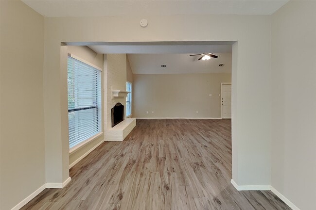 Photo - 2 River Birch Ln
