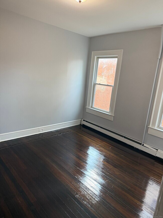 Photo - 190 Westland St