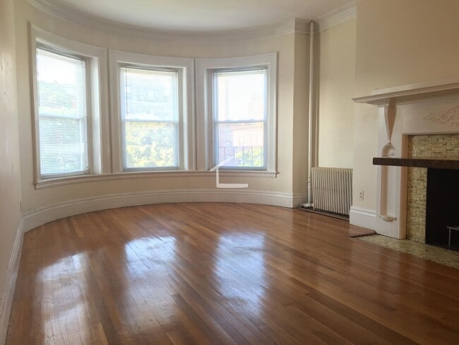 Photo - 849 Beacon St