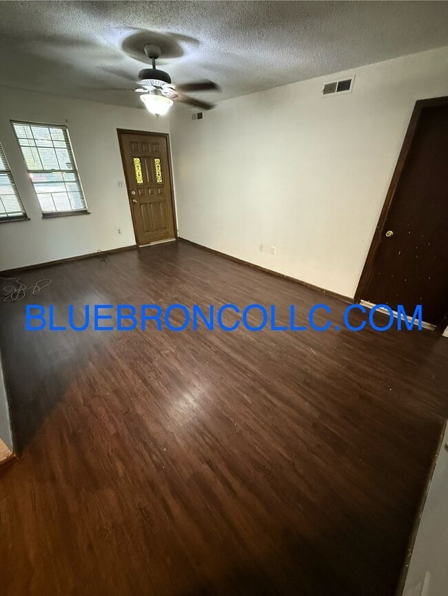 Photo - 717 NE Banner Dr Unidad 717 NE Banner Dr.-A