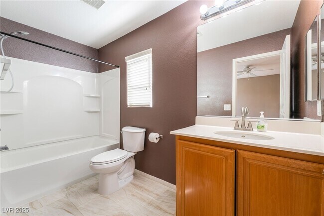 Photo - 698 Iron Bridge St