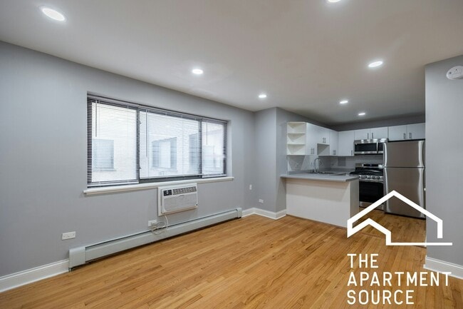 Building Photo - 6956 N Sheridan Rd Unit 317