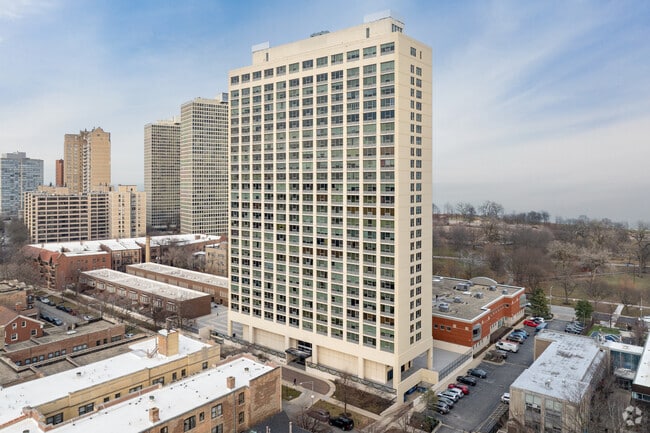 5201 S Cornell Ave - Cornell Village