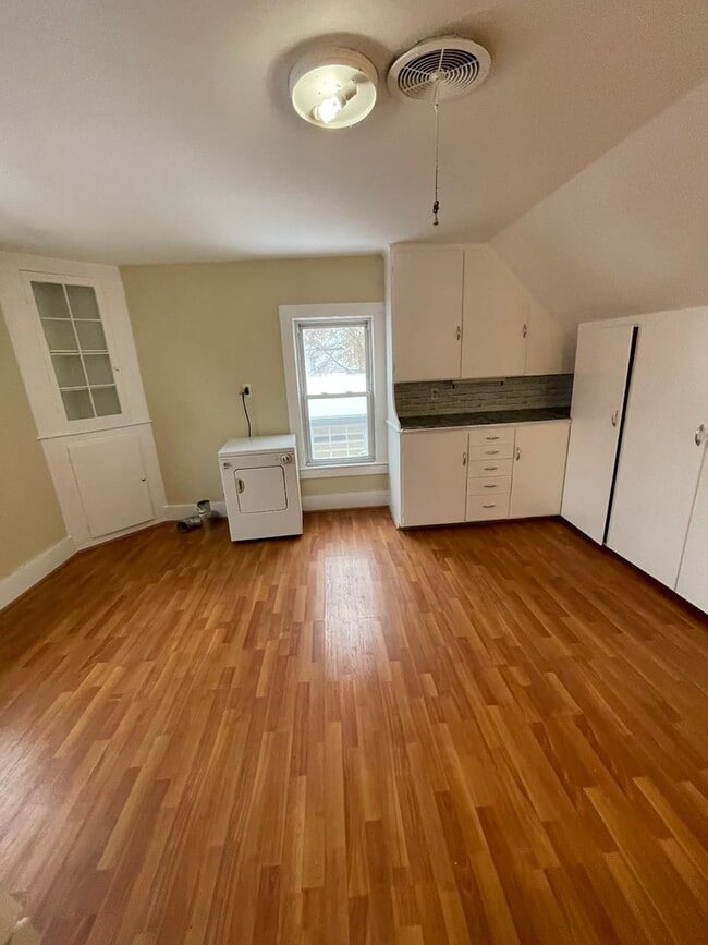 Photo - 118 S 8th St Unidad UPPER