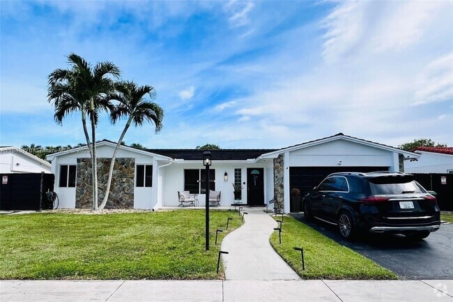 Building Photo - 8040 SW 196th St Rental