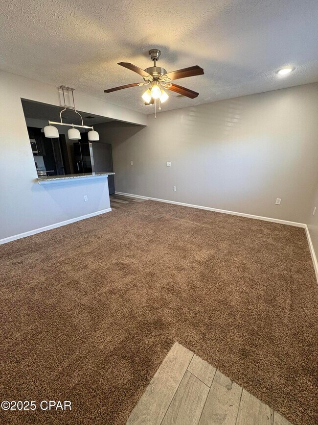 Photo - 824 E 25th St