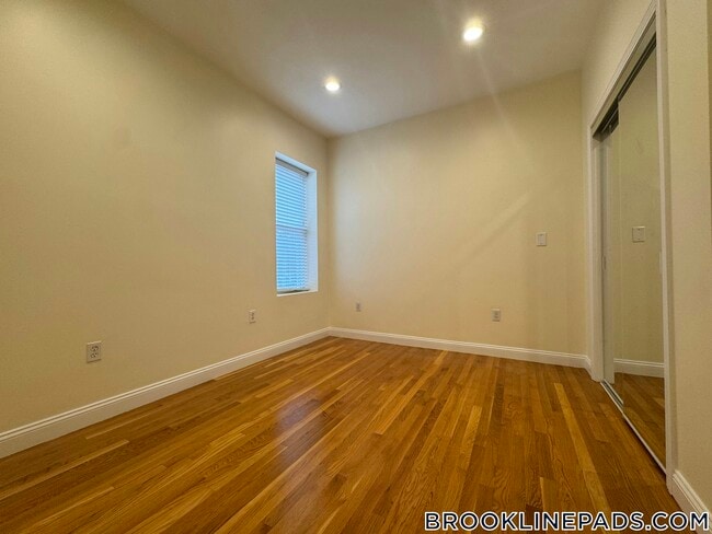 Photo - 1801 Beacon St Unidad 8