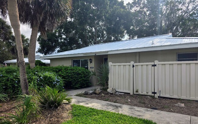 11456 W Bayshore Dr
