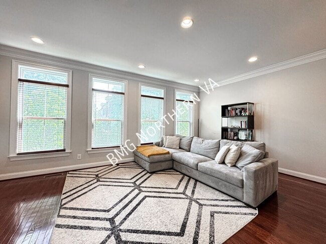 Photo - 9471 Canonbury Square