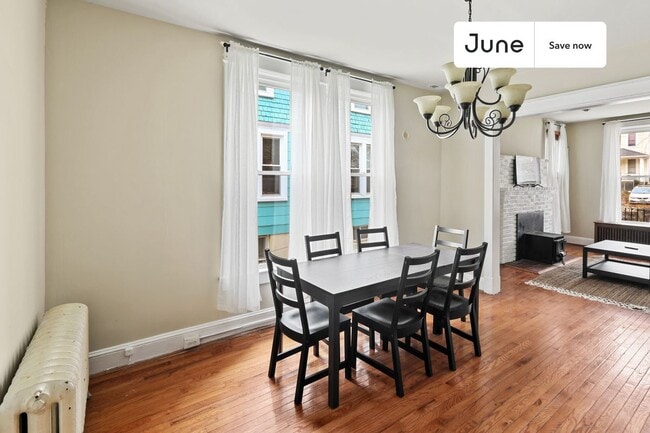 Photo - 1334 Newton St NE