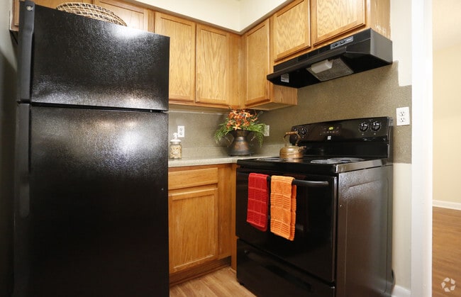 2BR/2BA -950SF