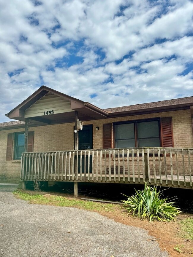 Building Photo - Fully Updated Duplex in Blacksburg