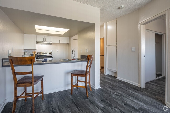 1HAB, 1BA - 670SF