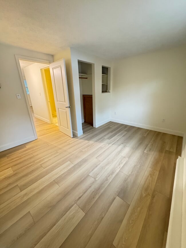Photo - 20 Old Orchard Rd Unit 10