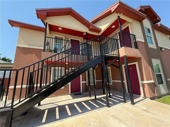 Building Photo - 900 S 15th St Unit A Rental