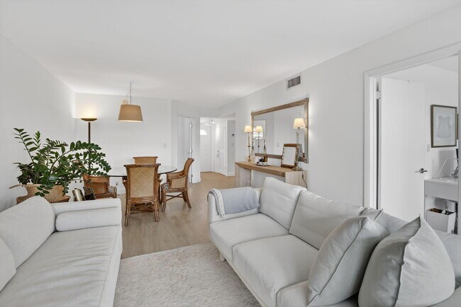 Photo - 9820 S Hollybrook Lake Dr Unit 306