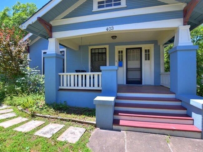 Photo - 403 W 37th St