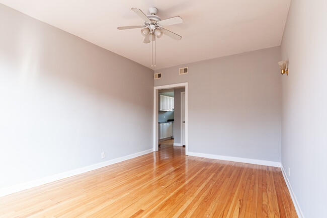 Photo - 540 W Aldine Ave Unit 3