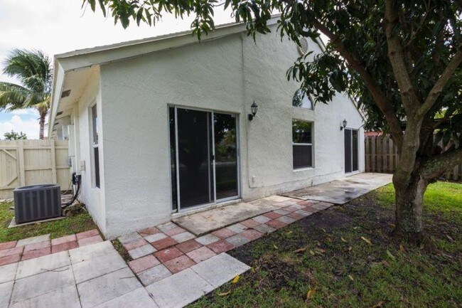 Photo - 1333 E Glen Oak Rd