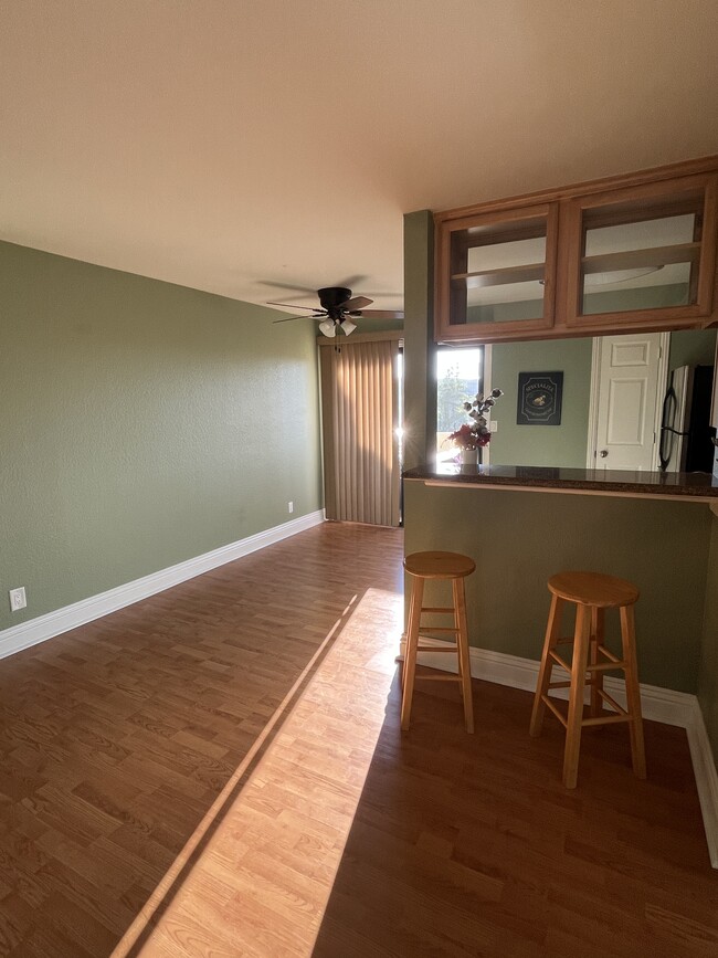 Dining Room & Breakfast Bar - 8731 Graves Ave Condo Unit 11