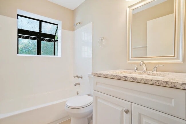 Photo - 6072 Lambeth Cir