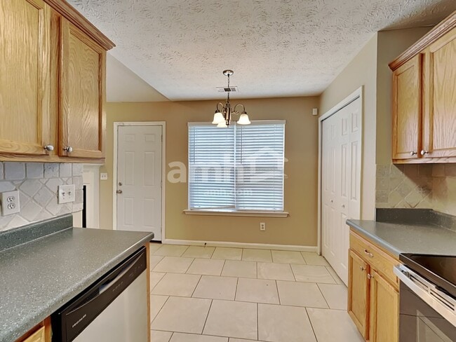 Photo - 240 Grover Turner Way