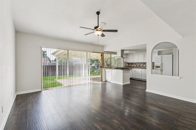 Photo - 918 Sleepy Hollow Dr