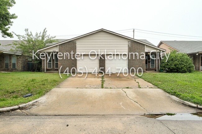 Building Photo - 920 SW 97th St Unit 920