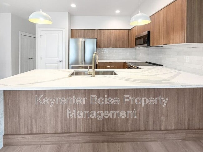 Photo - 4337 Greentrail Ln