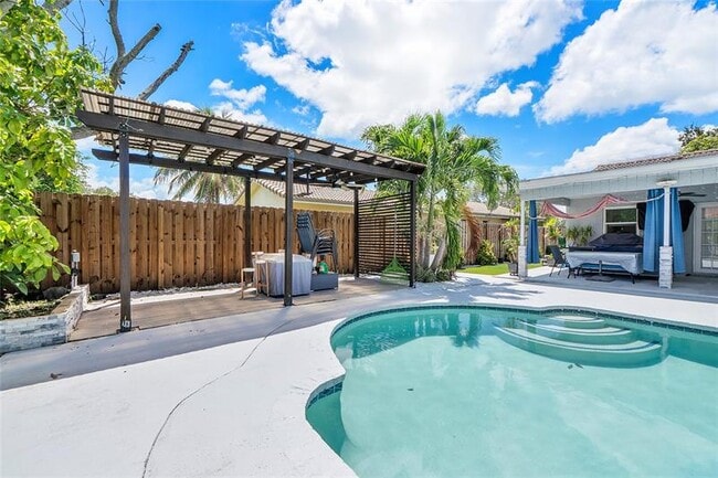 Building Photo - 2495 NW 123rd Ave Rental