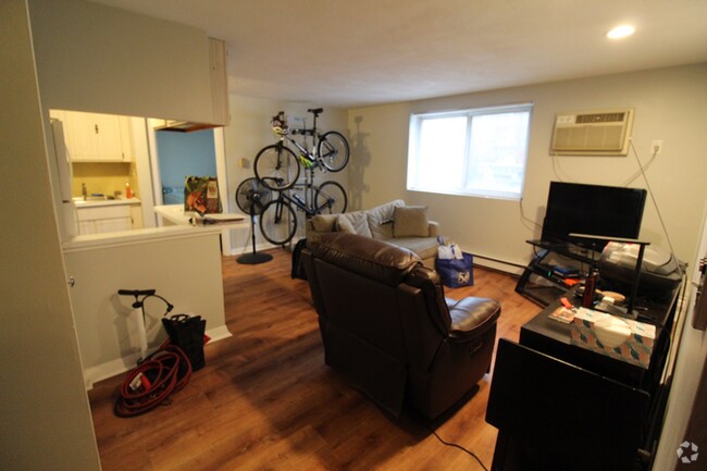 Building Photo - 1.0 bedroom in Somerville Massachusetts 02143 Rental