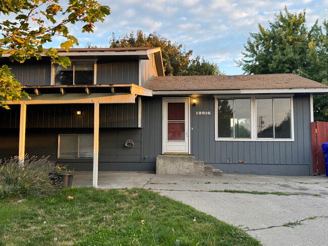Building Photo - 12816 E 31st Ave Rental
