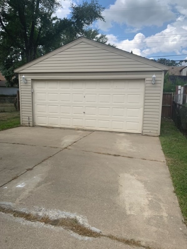 Photo - 18811 Hanna St