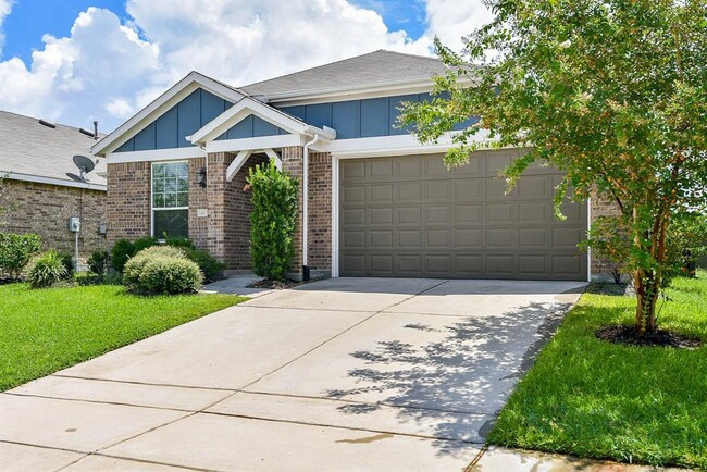 Photo - 16035 Dehay Ln House