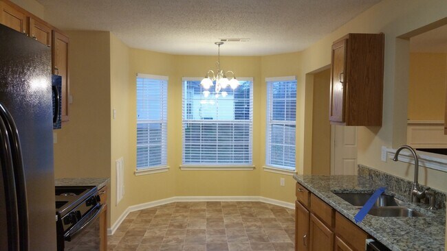Photo - Beautiful 4-bedroom, 2.5 bath home!! (vide...
