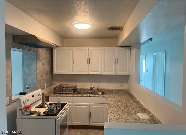 Photo - 160 Brooks Rd