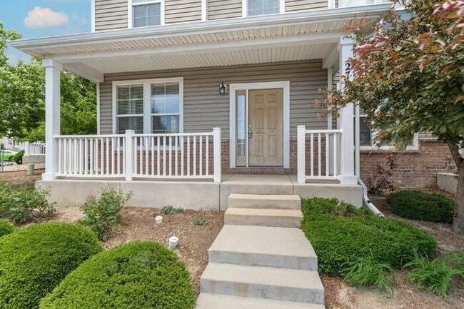 Photo - Well-Maintained 3-Bedroom Townhome with Central A/C and Open Layout