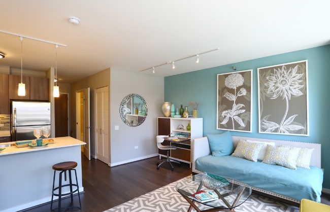 Building Photo - 345 W Hubbard St