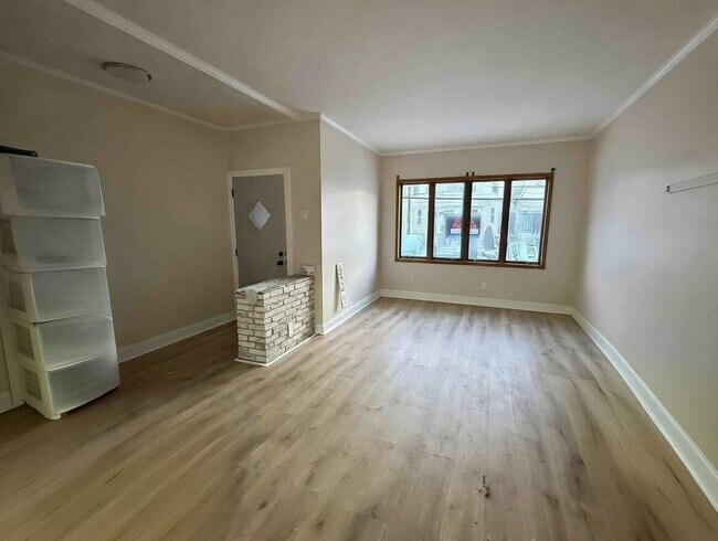 Photo - 71 W 17th St