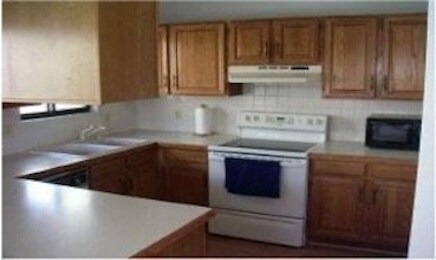 Kitchen - 728 Iowa St