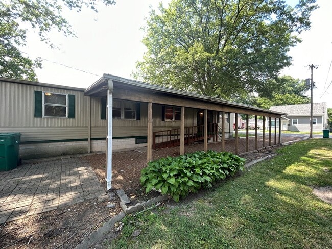 Building Photo - 2 bed/2 Bath Rental