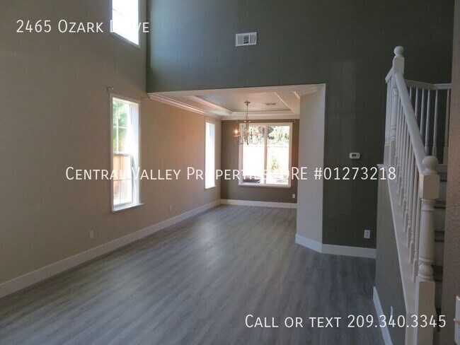 Photo - 2465 Ozark Dr