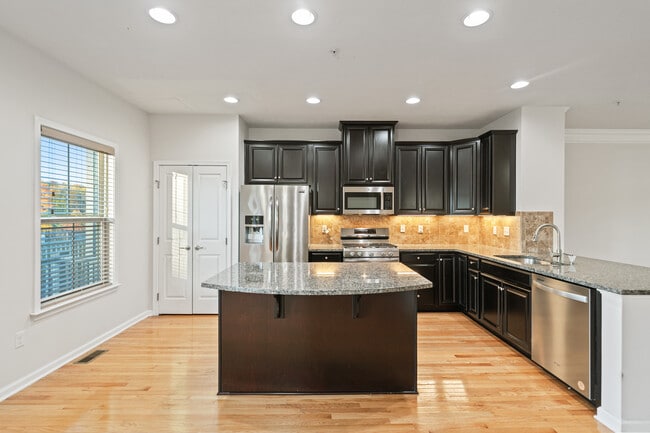 Photo - 407 Fairmont Dr