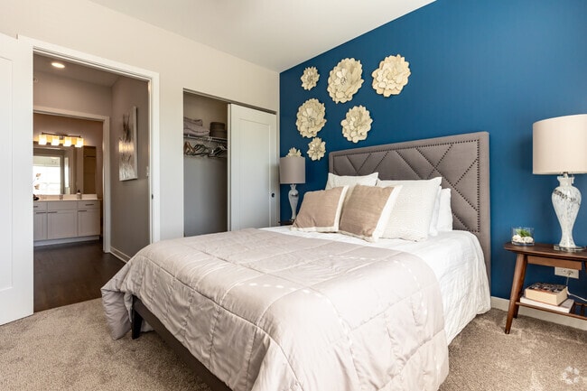 1BR, 1BA - 779SF - Bedroom